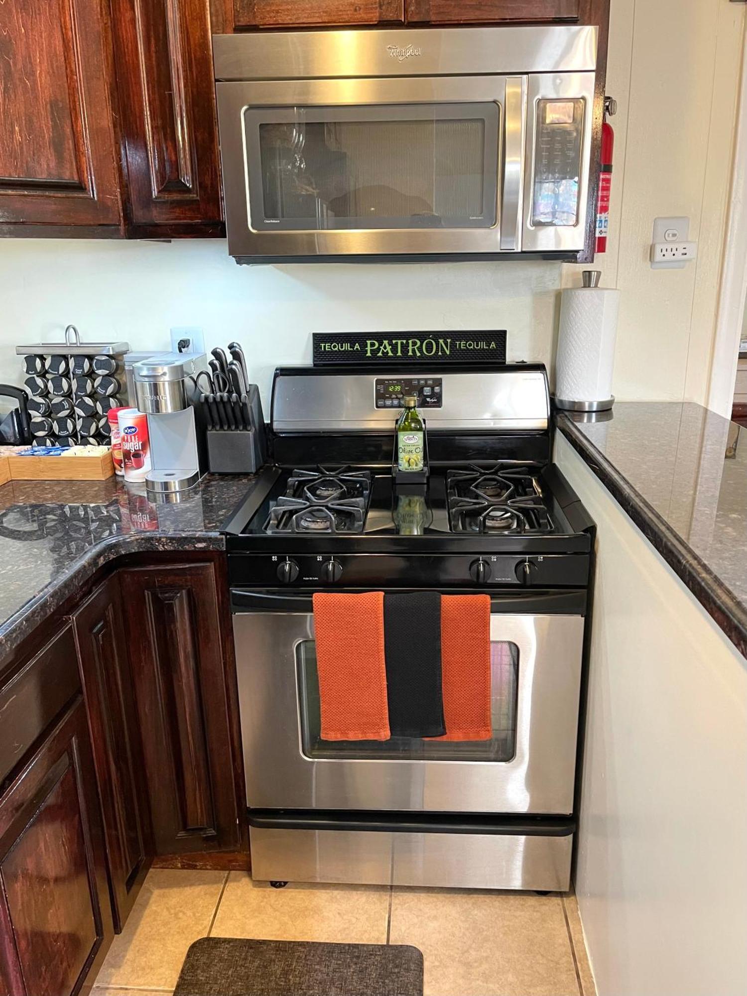 Bed & Breakfast 3mins.airport/fort Bliss-pet Friendly-washer/dryer El Paso